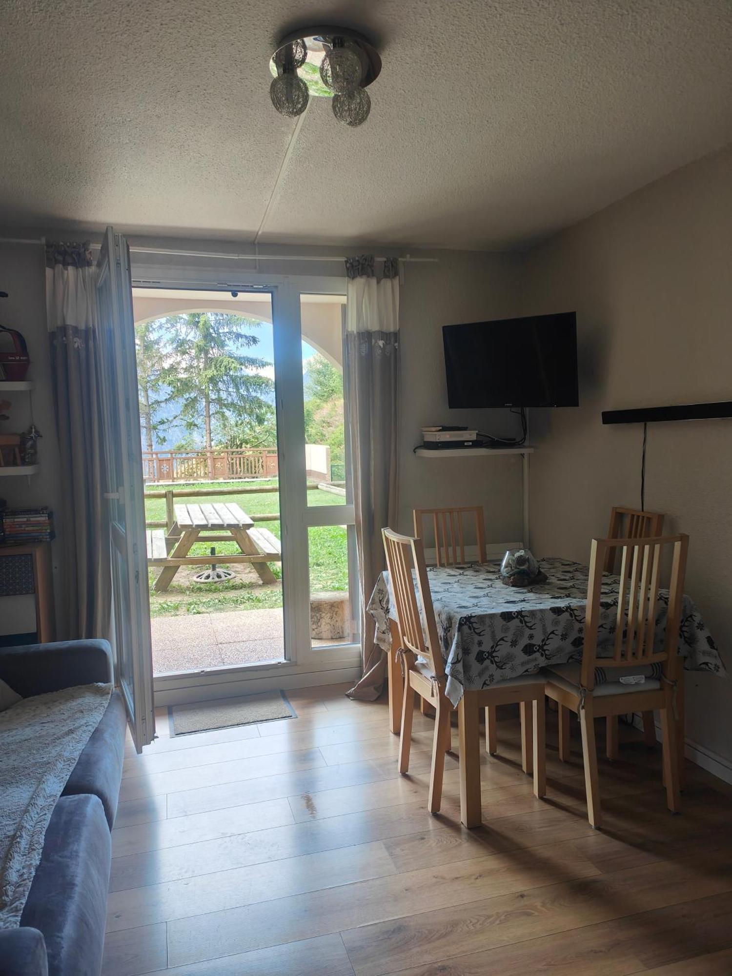 Studio Avec Jardin Et Garage, Proche Super Venosc Λε Ντεζ Αλπ Εξωτερικό φωτογραφία